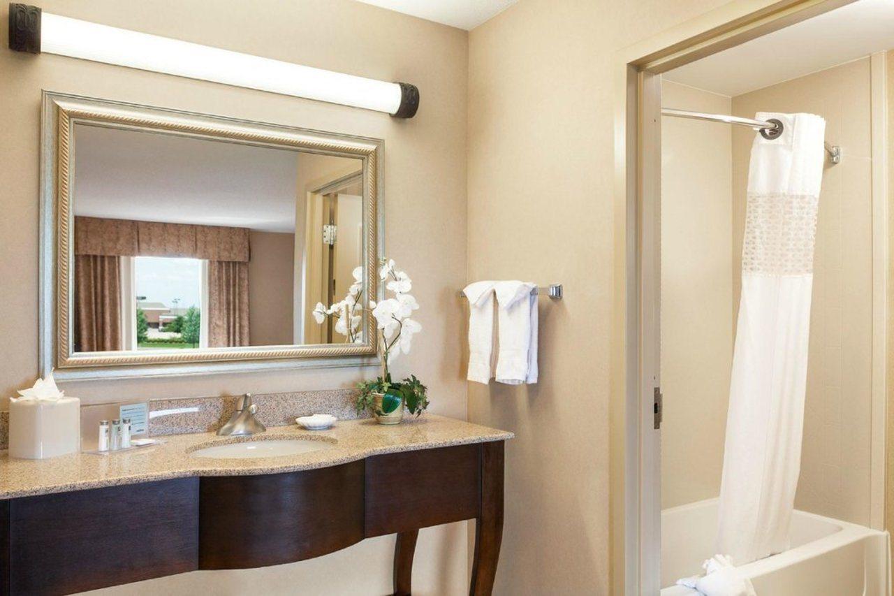 Hampton Inn & Suites Chicago/Saint Charles Bagian luar foto
