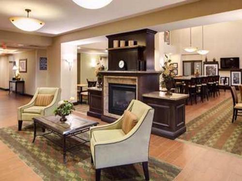 Hampton Inn & Suites Chicago/Saint Charles Bagian luar foto