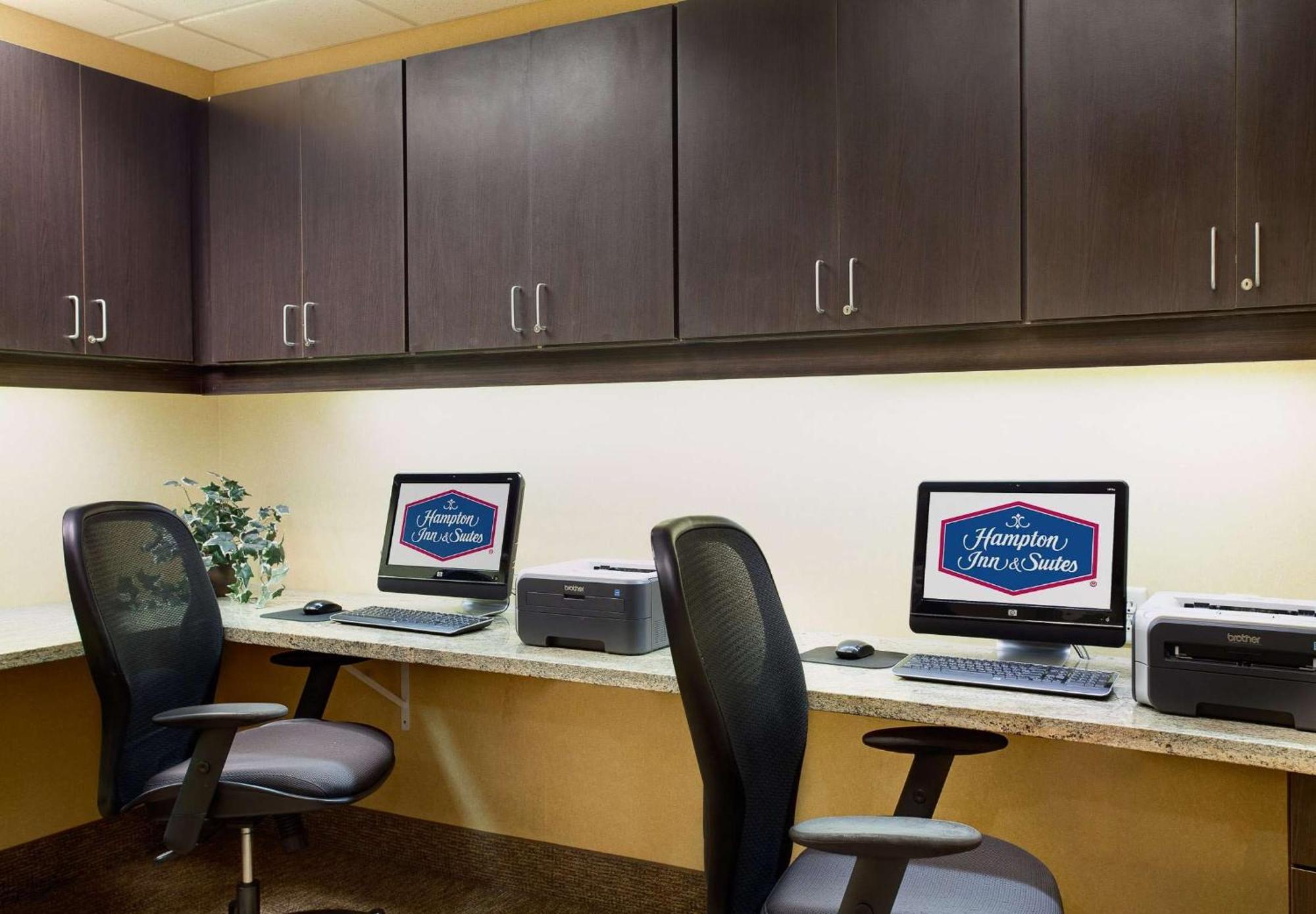 Hampton Inn & Suites Chicago/Saint Charles Bagian luar foto