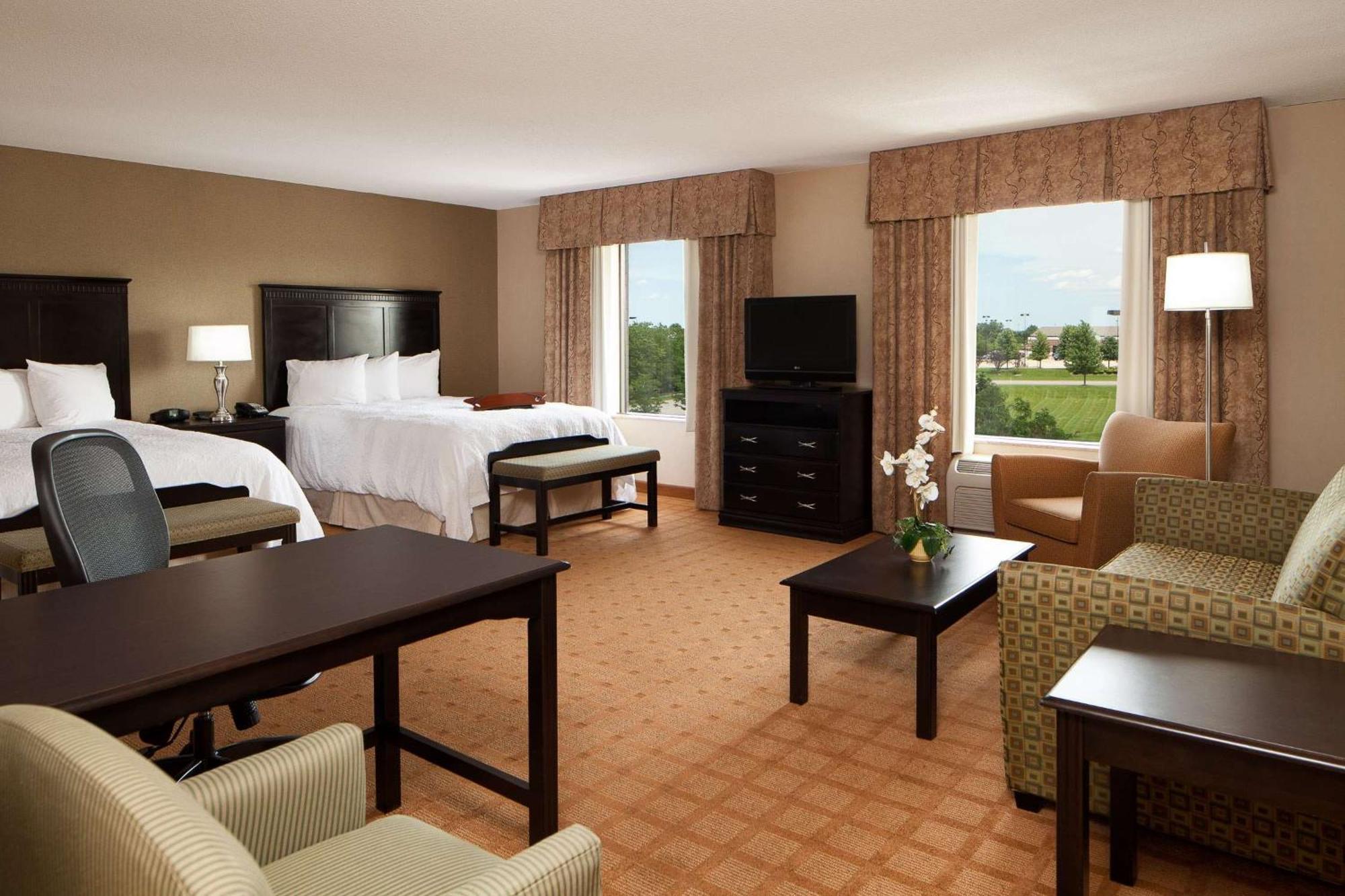 Hampton Inn & Suites Chicago/Saint Charles Bagian luar foto