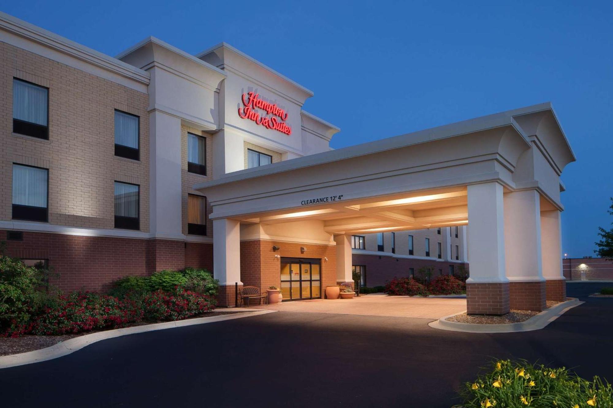 Hampton Inn & Suites Chicago/Saint Charles Bagian luar foto