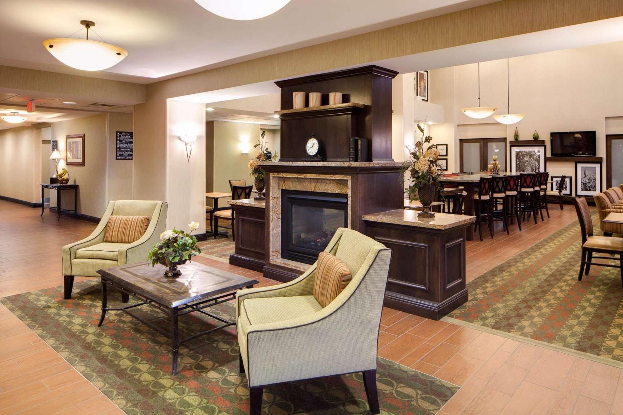 Hampton Inn & Suites Chicago/Saint Charles Bagian luar foto