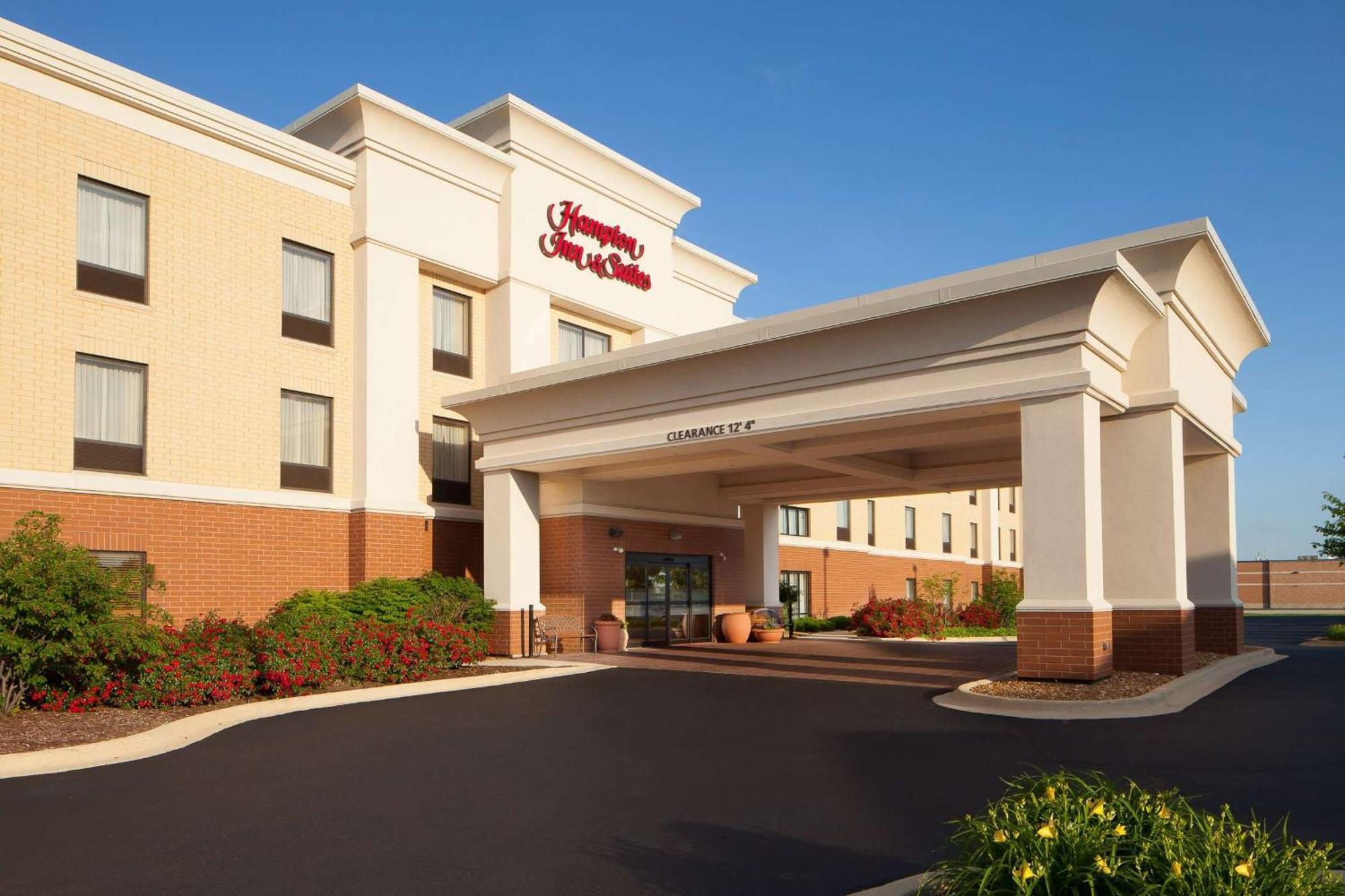 Hampton Inn & Suites Chicago/Saint Charles Bagian luar foto